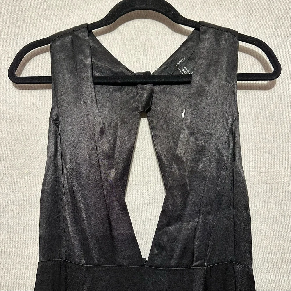 NWT Forever 21 black satin slip dress - size M - Picture 3 of 7